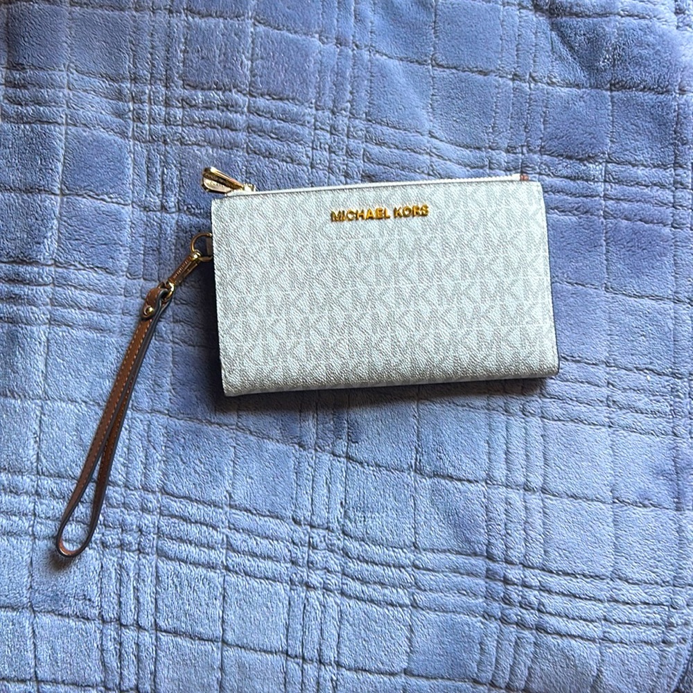 Michael Kors Wallet / wristlet